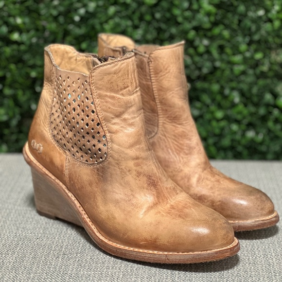 Bed Stu Shoes - BED STU COUNTESS Cobblestone Series, Tan Rustic, Size 39
Leather Luxury Feminine